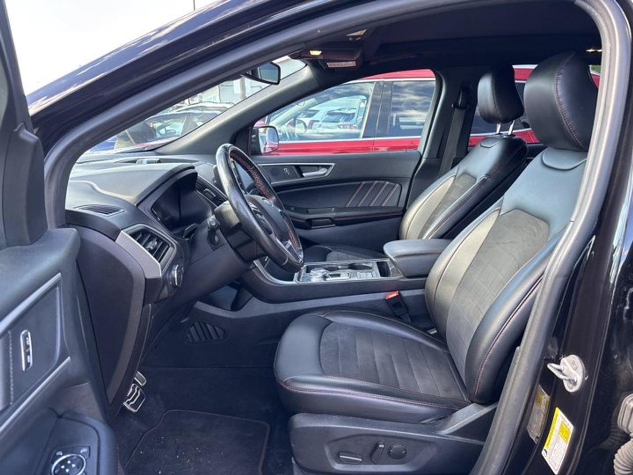 2022 Ford Edge ST Line AWD | Panoramic Sunroof | Heated Steering Photo2