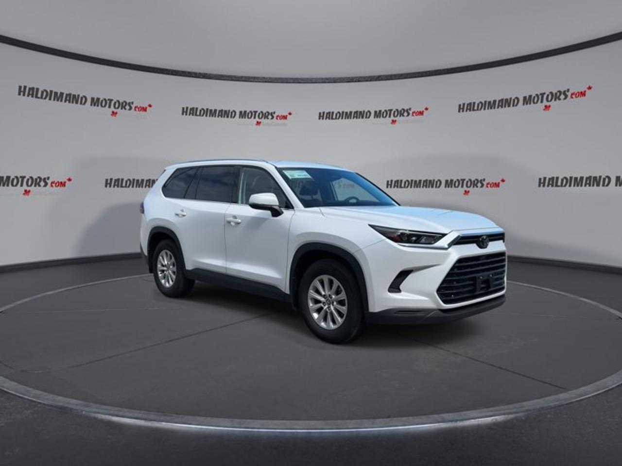 2026 Toyota Grand Highlander XLE AWD | One Owner | No Accidents | Leather Seats Photo