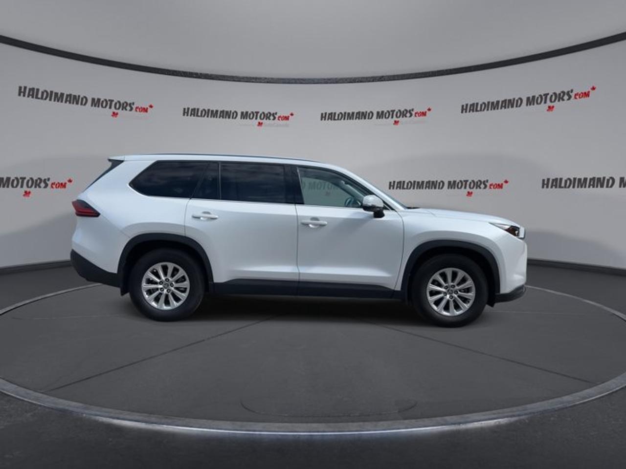 2026 Toyota Grand Highlander XLE AWD | One Owner | No Accidents | Leather Seats Photo