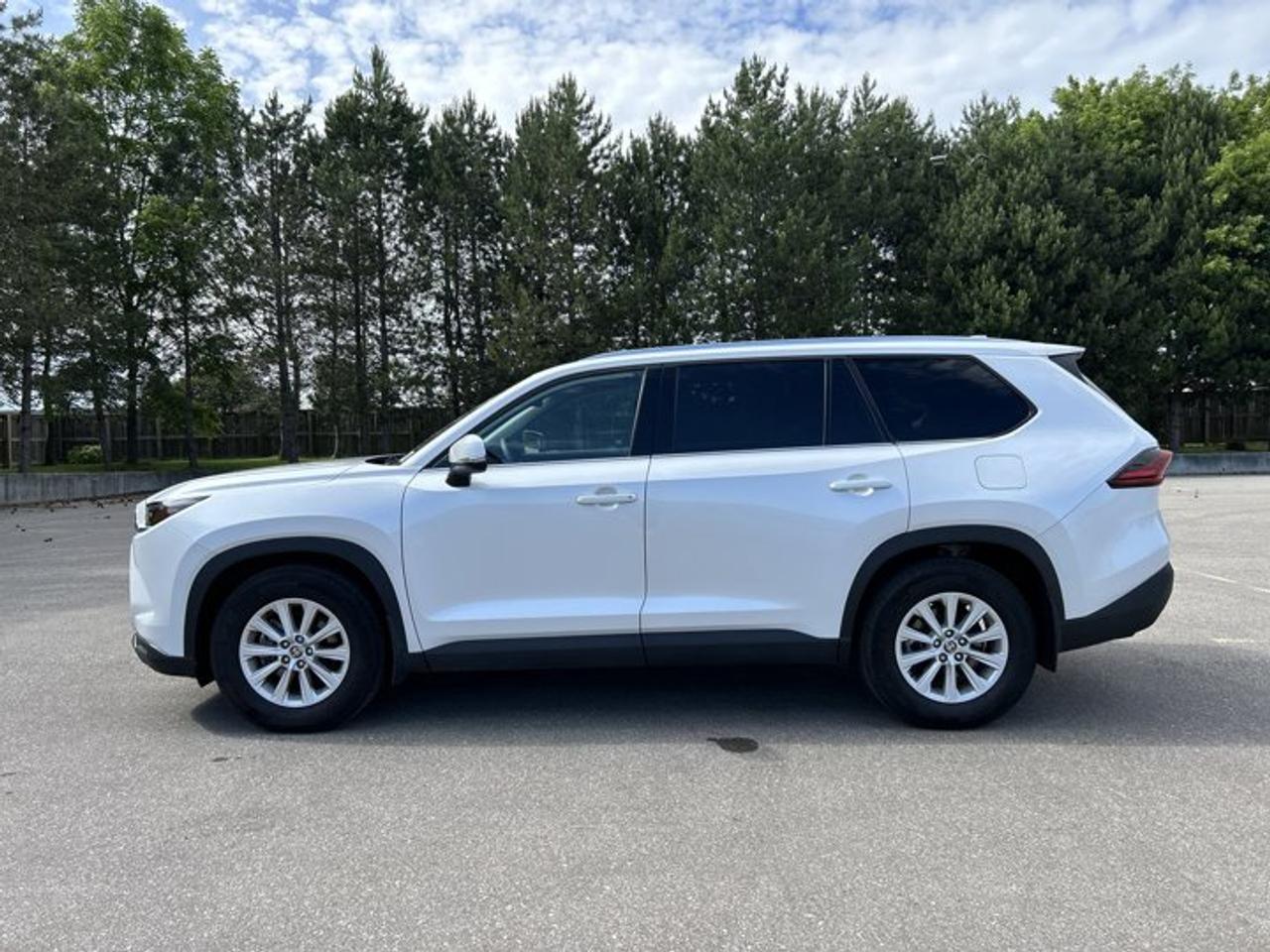 2026 Toyota Grand Highlander XLE AWD | One Owner | No Accidents | Leather Seats Photo