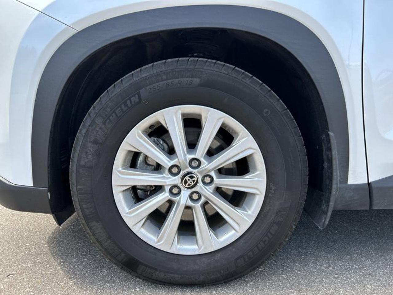 2026 Toyota Grand Highlander XLE AWD | One Owner | No Accidents | Leather Seats Photo