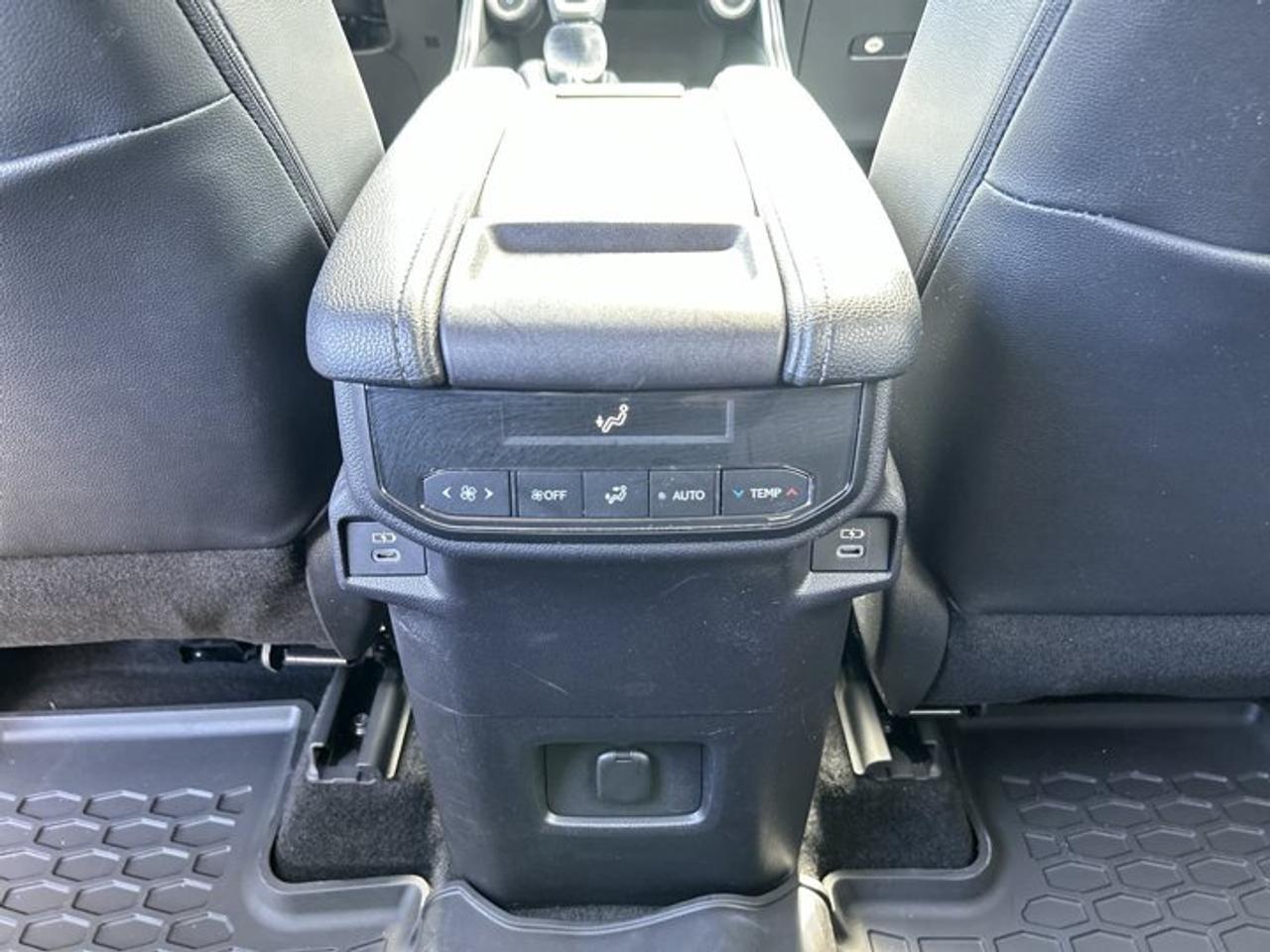 2026 Toyota Grand Highlander XLE AWD | One Owner | No Accidents | Leather Seats Photo
