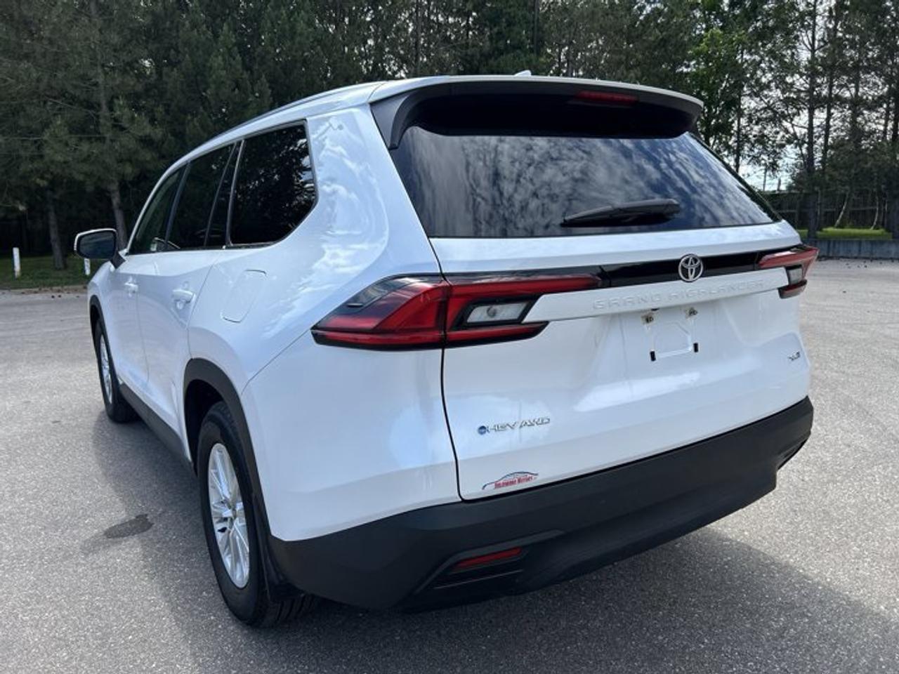 2026 Toyota Grand Highlander XLE AWD | One Owner | No Accidents | Leather Seats Photo
