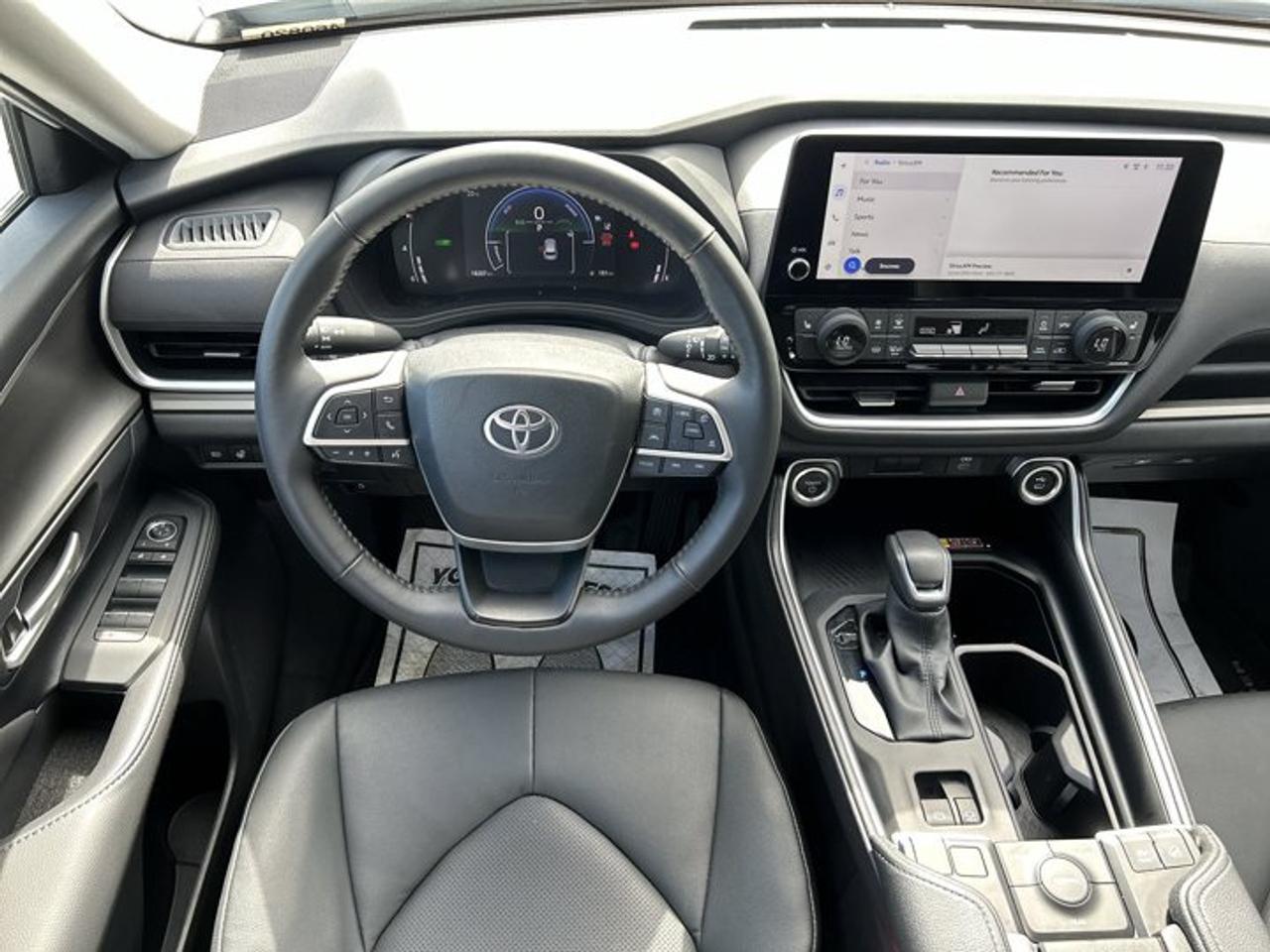 2026 Toyota Grand Highlander XLE AWD | One Owner | No Accidents | Leather Seats Photo