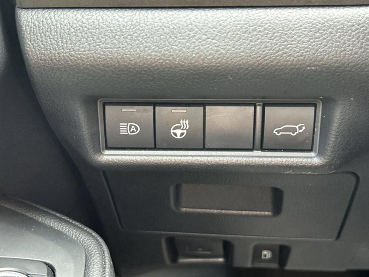 2026 Toyota Grand Highlander XLE AWD | One Owner | No Accidents | Leather Seats Photo