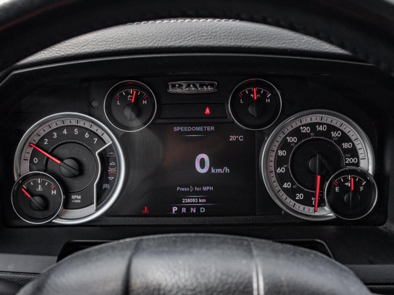 2017 RAM 1500 SPORT Photo3