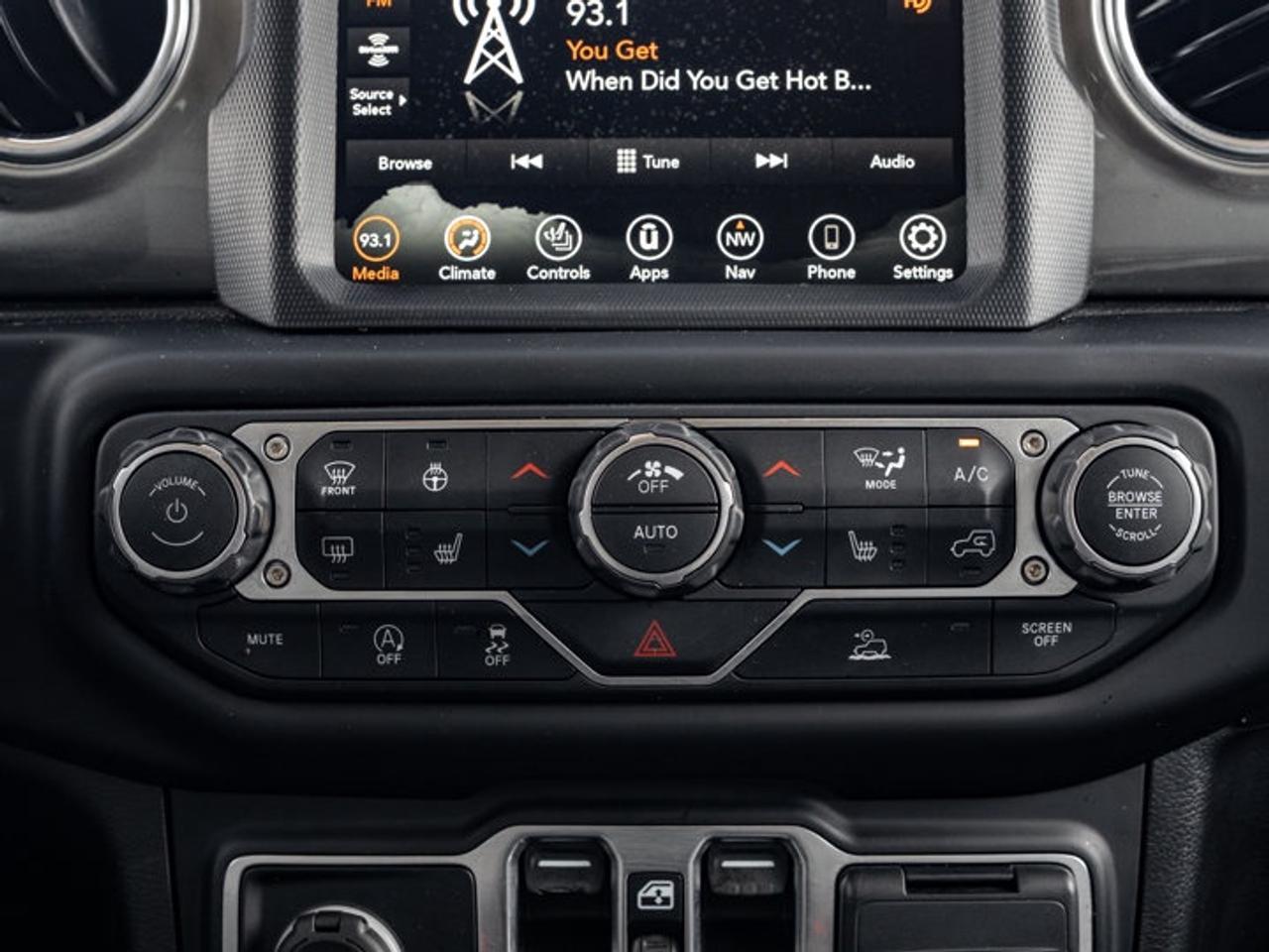 2021 Jeep Wrangler Unlimited Sahara Photo