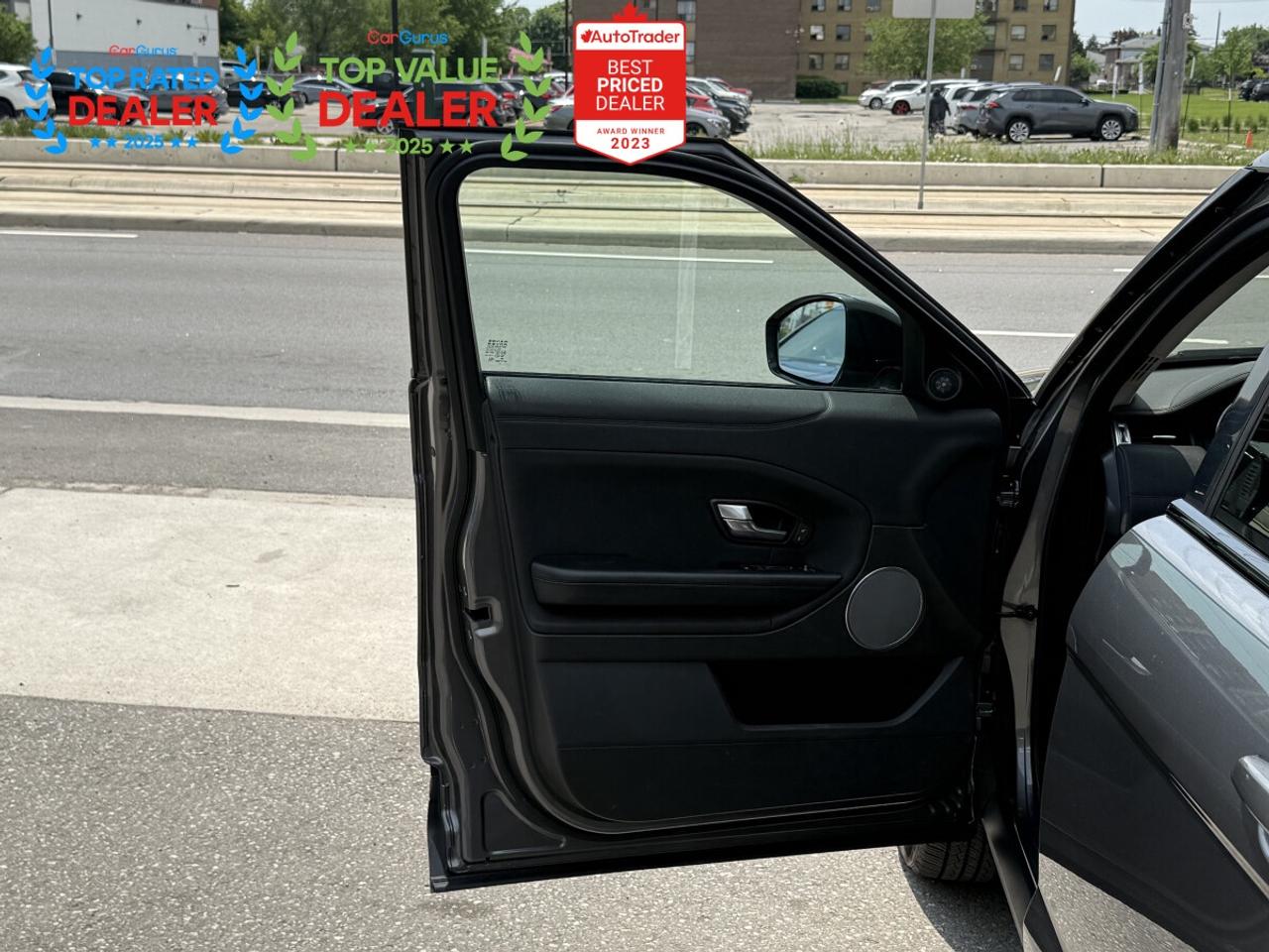 2017 Land Rover Evoque SE | PANO | REAR CAMERA | LOADED Photo