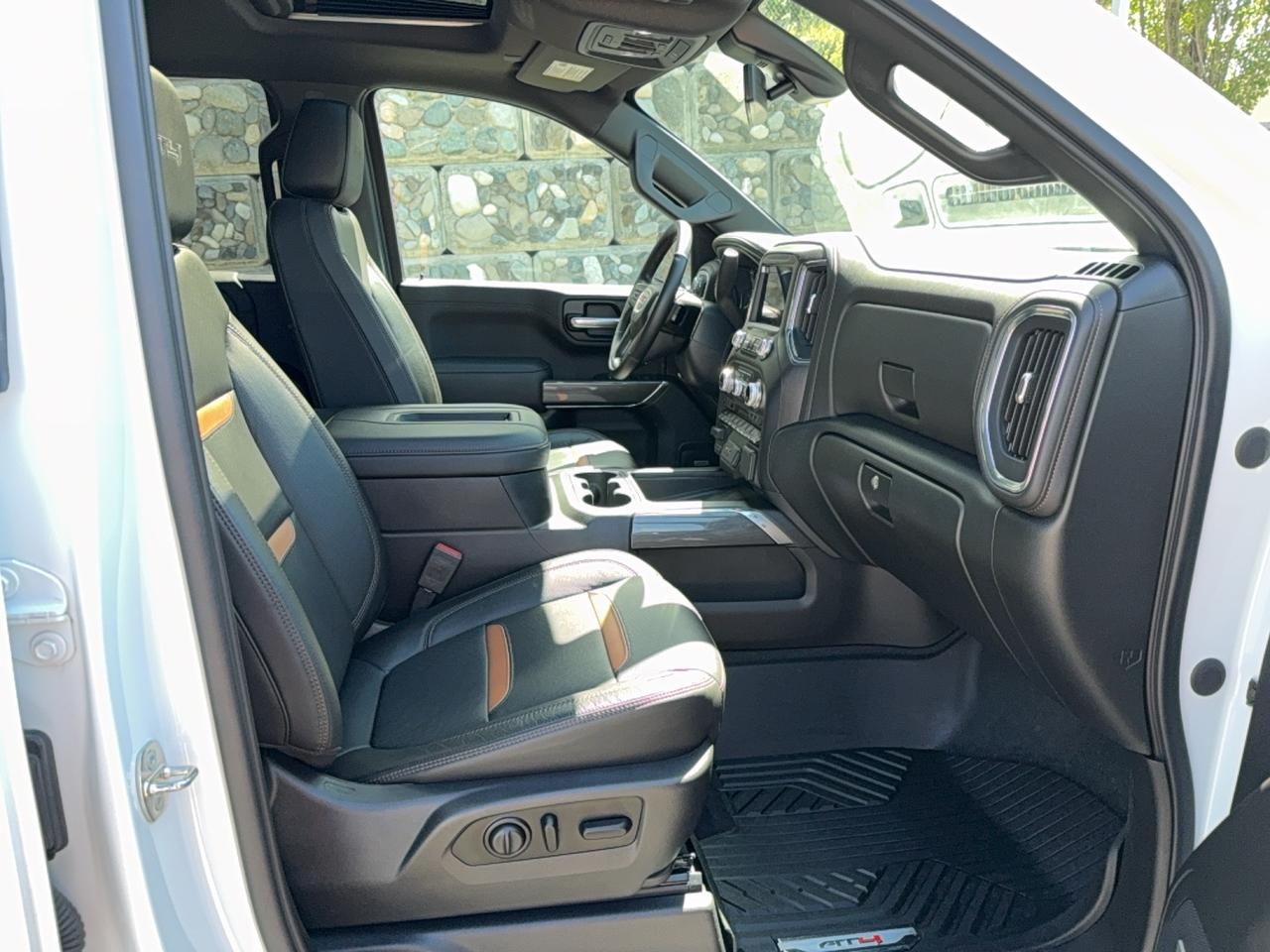 2020 GMC Sierra 1500 AT4 Photo