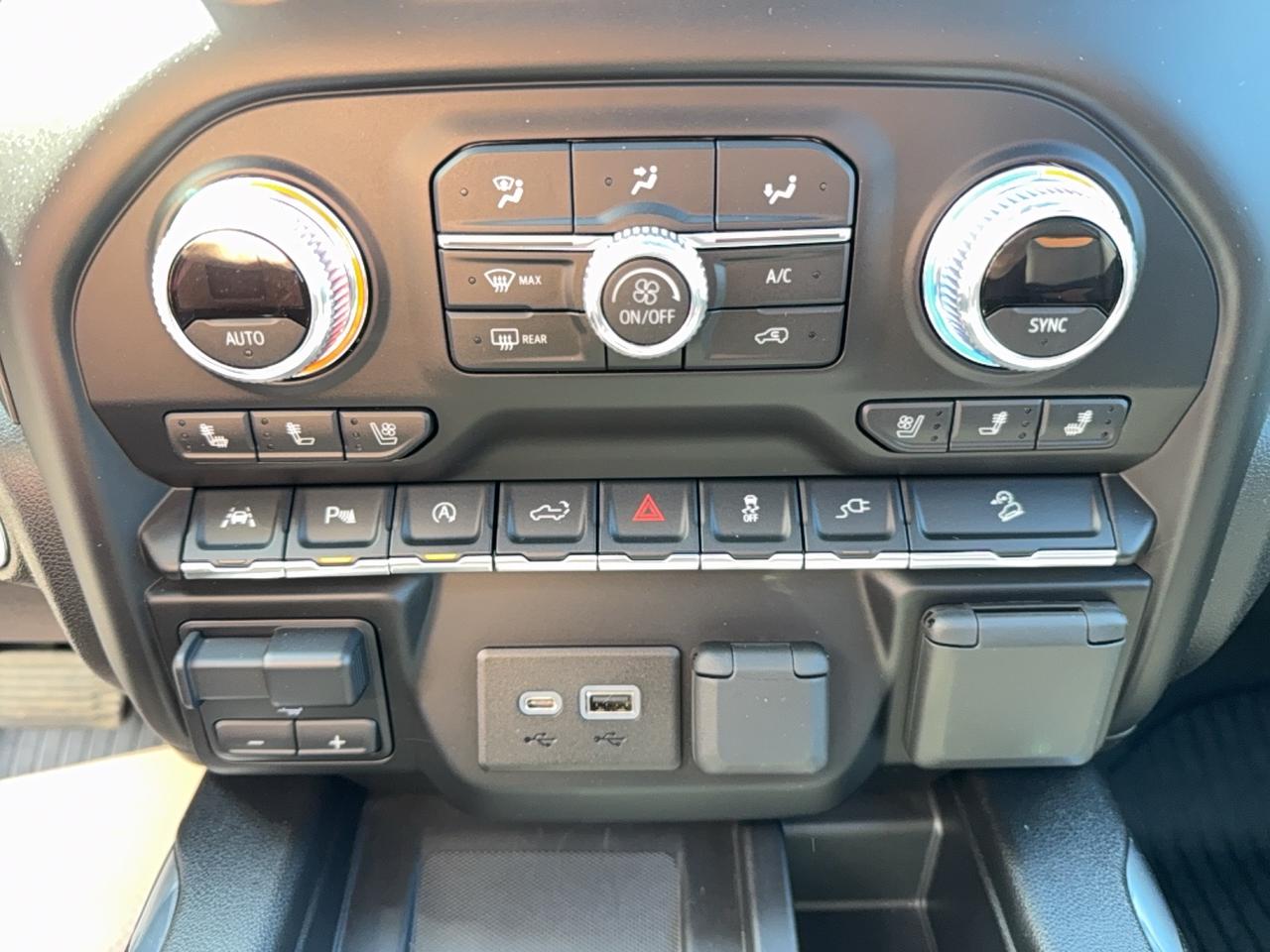 2020 GMC Sierra 1500 AT4 Photo