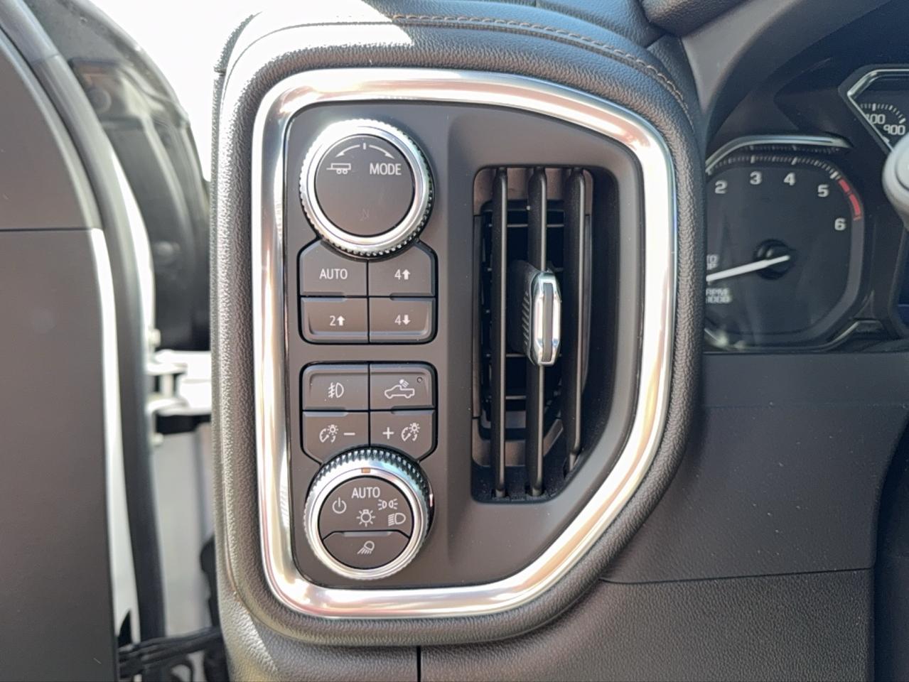 2020 GMC Sierra 1500 AT4 Photo