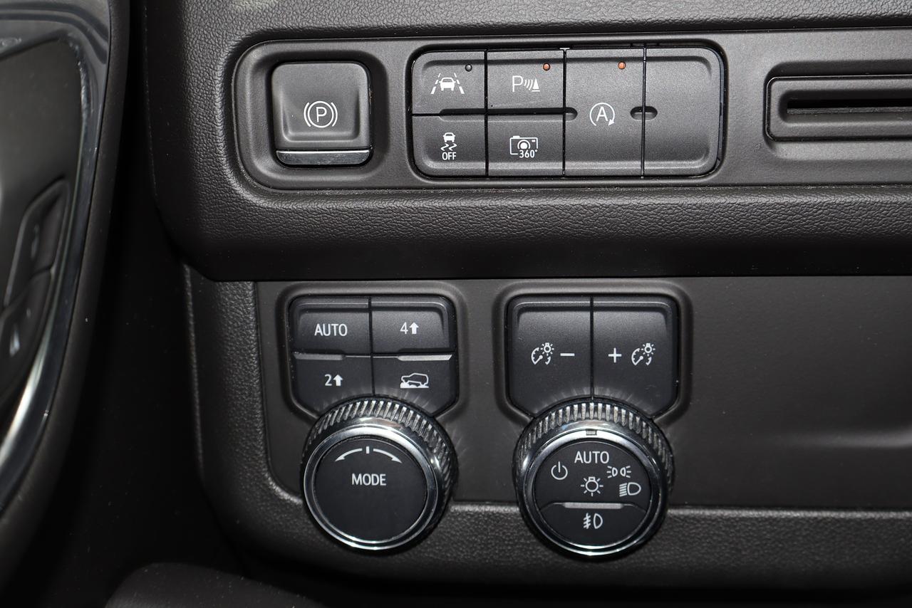 2024 GMC Yukon 4WD 4DR SLT Photo