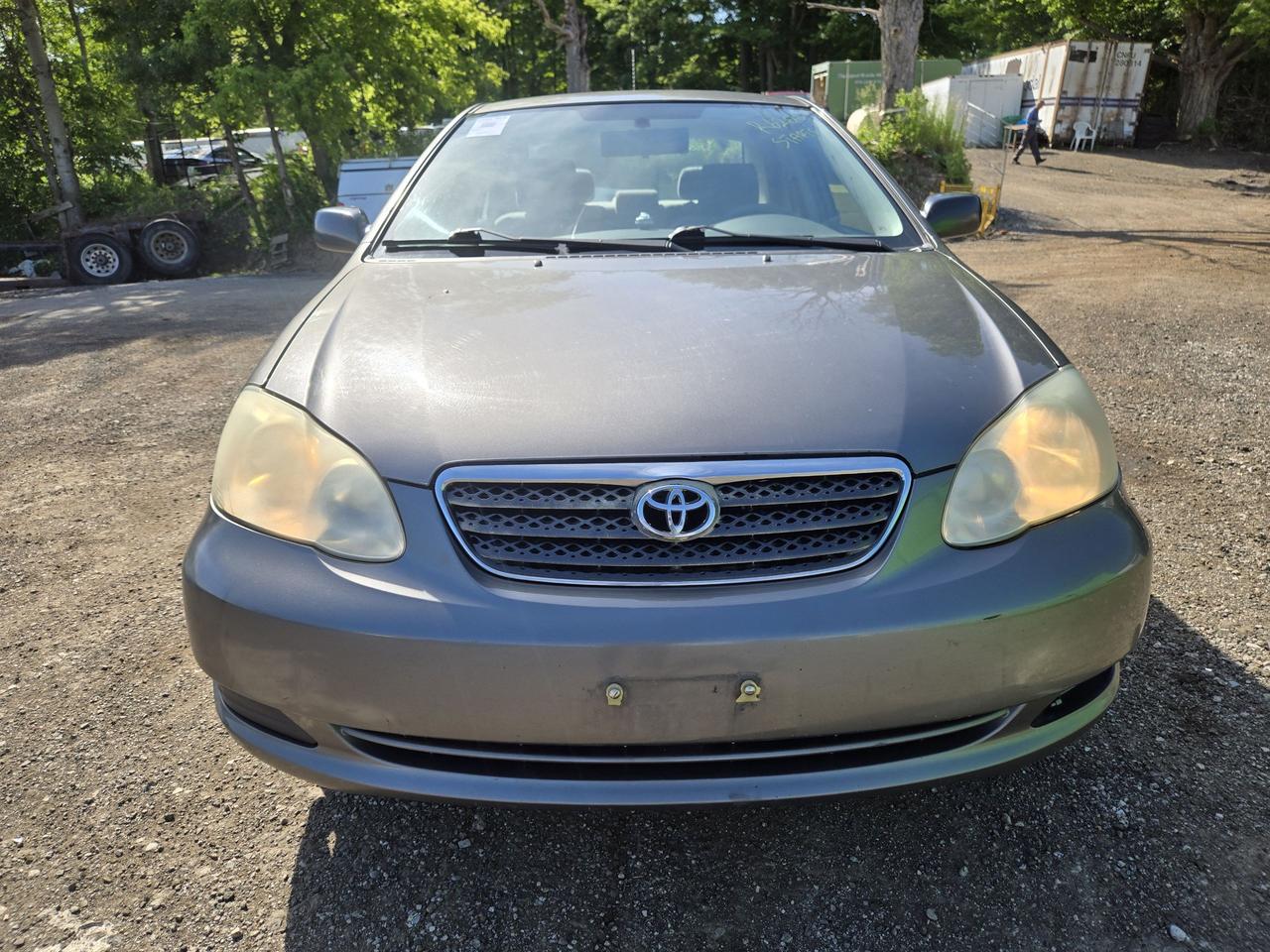 2005 Toyota Corolla CE Photo