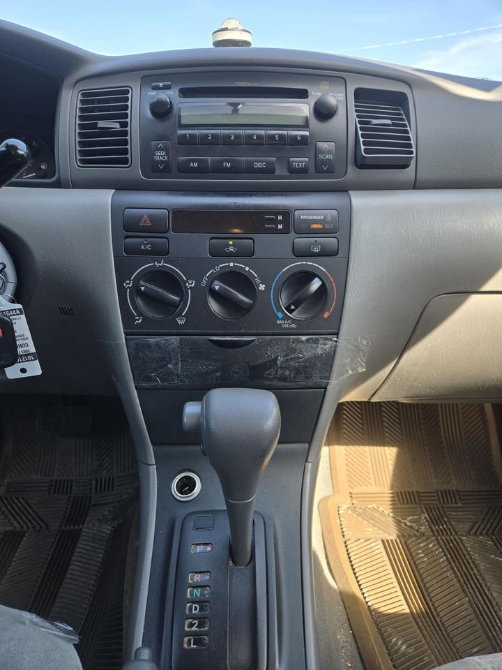 2005 Toyota Corolla CE Photo
