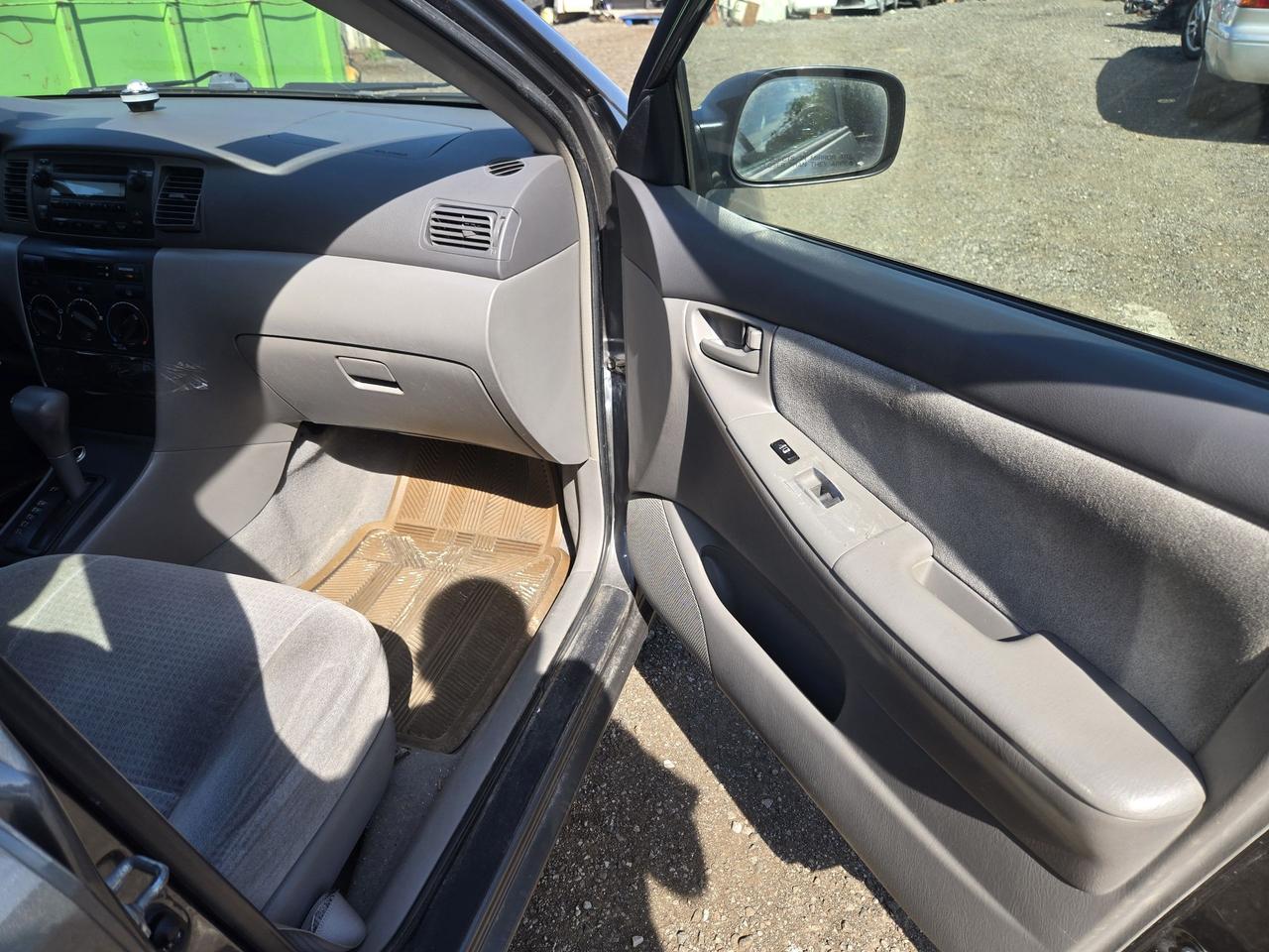 2005 Toyota Corolla CE Photo