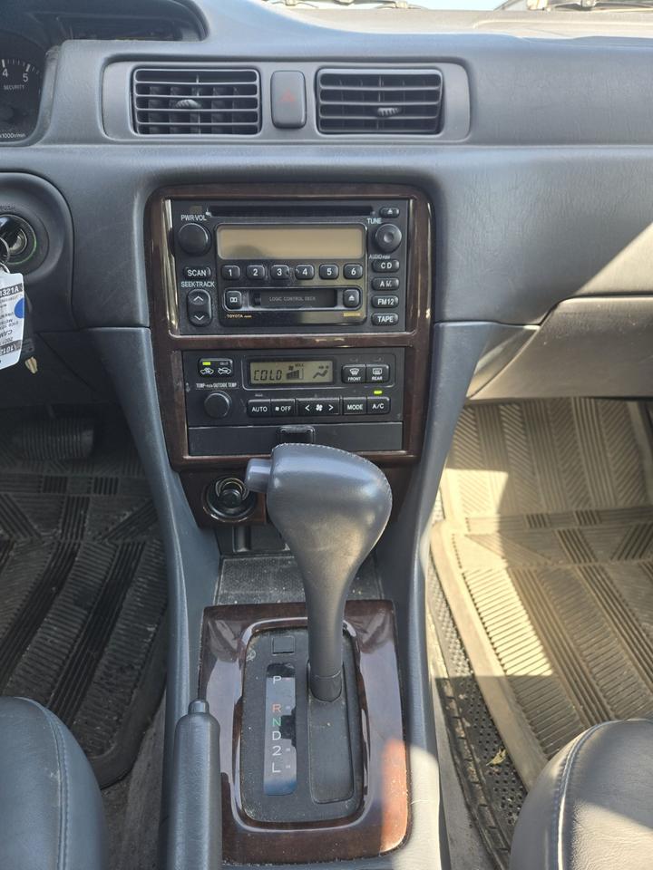 2001 Toyota Camry XLE Photo