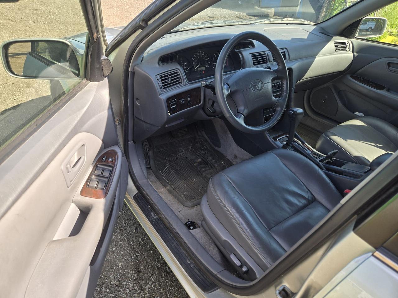 2001 Toyota Camry XLE Photo