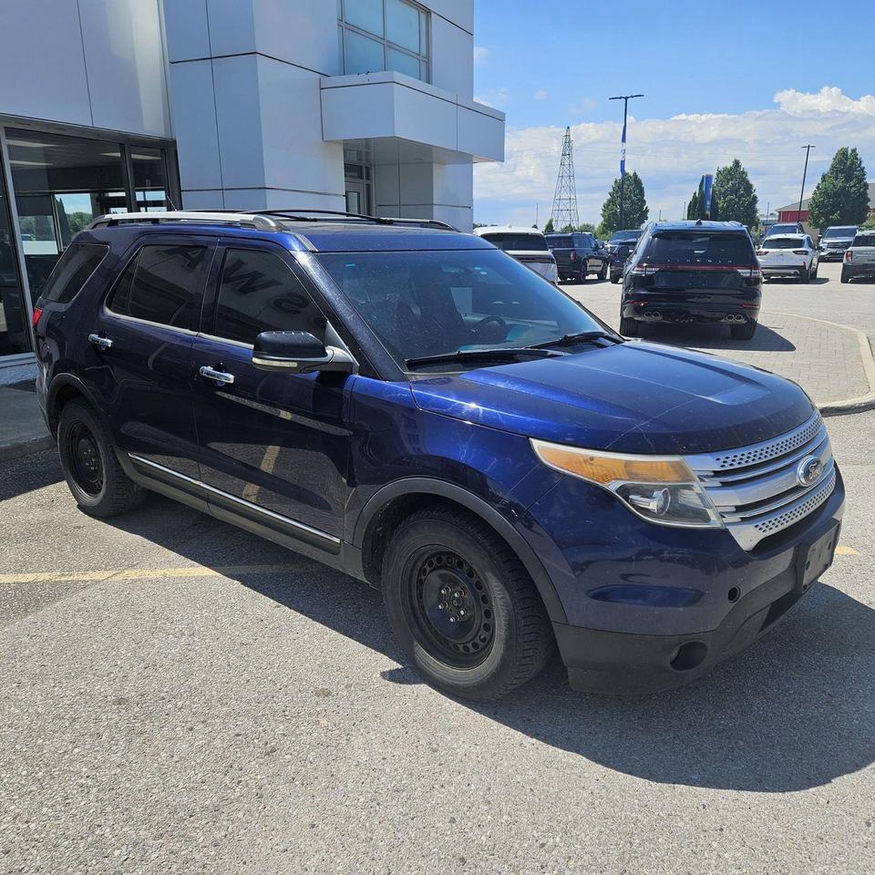 2011 Ford Explorer XLT, 3.5L, LEATHER, MOONROOF, TOW PACK, AS TRADED Photo2