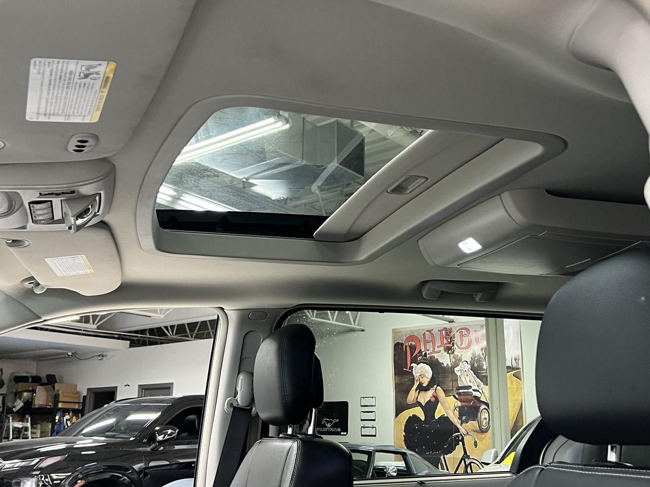 2016 Chrysler Town & Country TOURING Photo