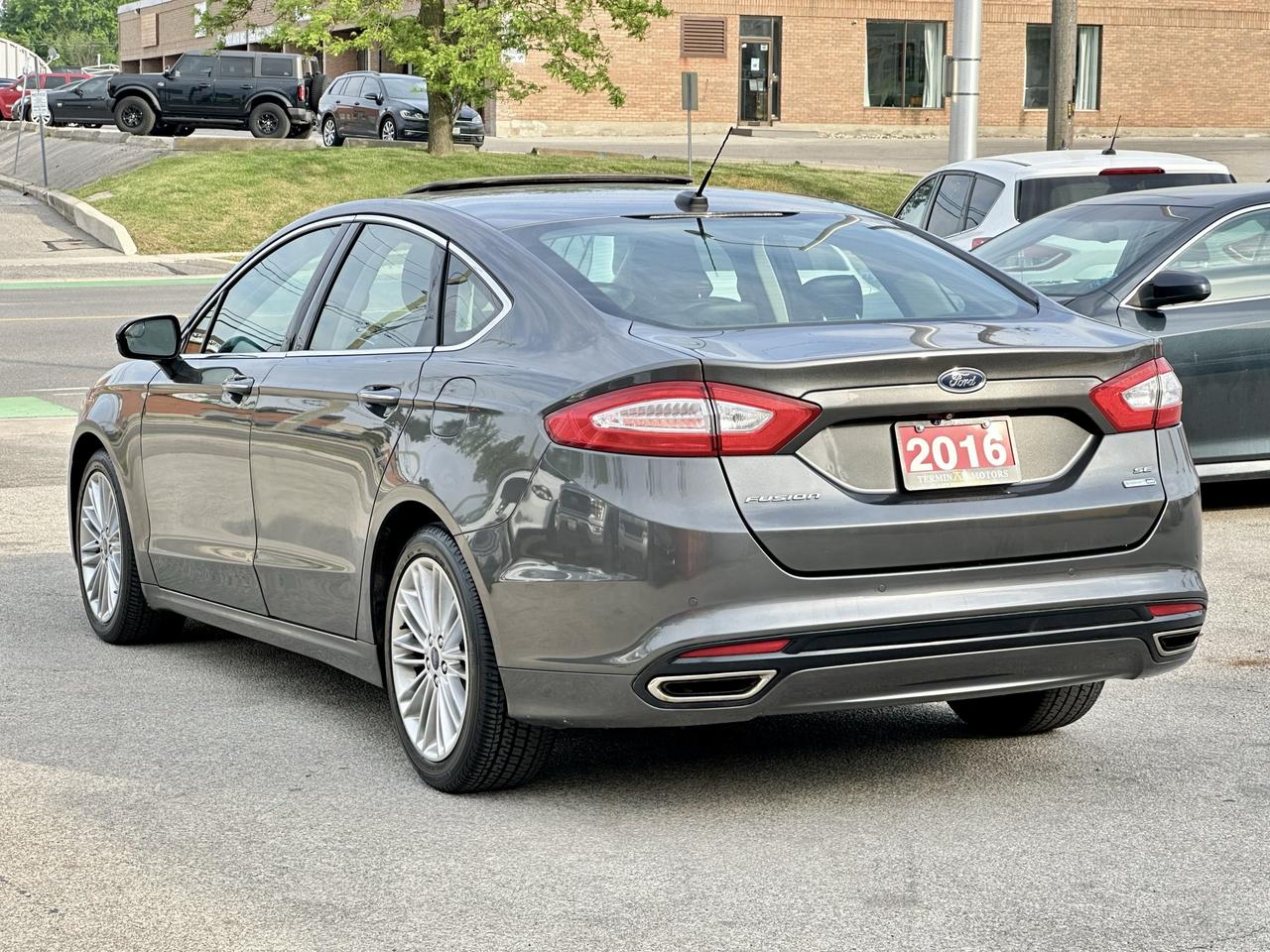 2016 Ford Fusion SE Photo