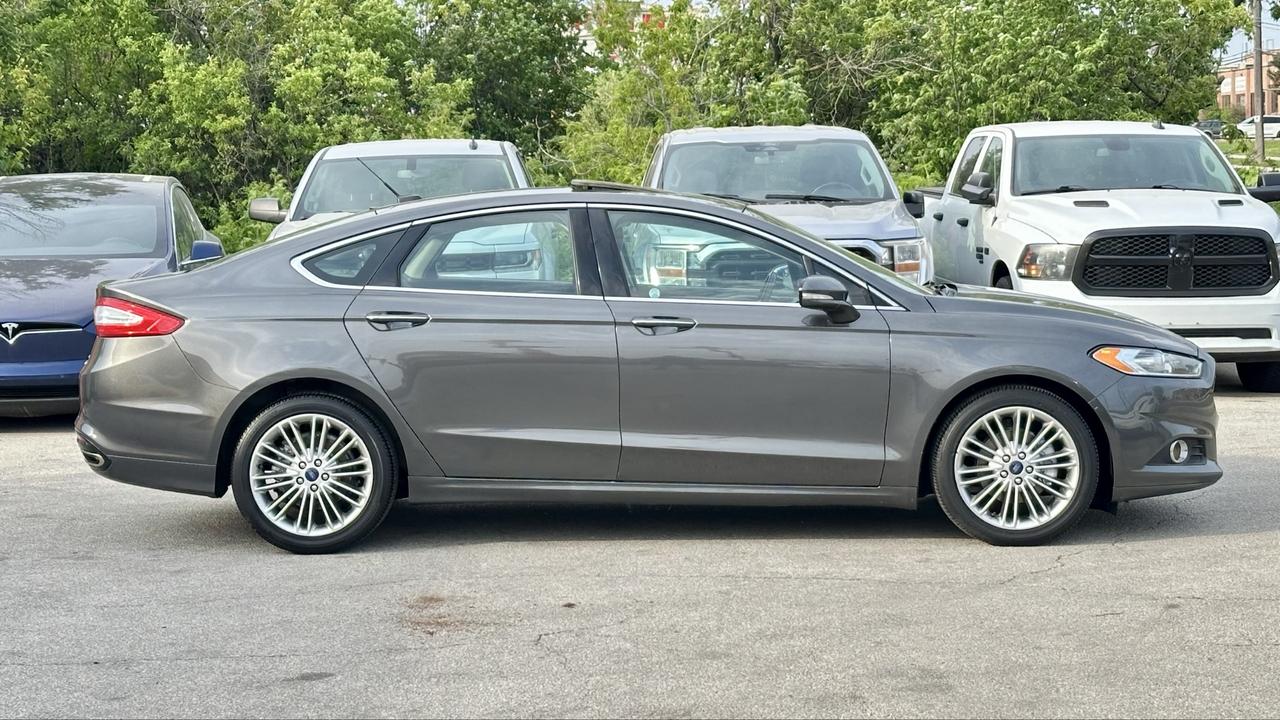 2016 Ford Fusion SE Photo