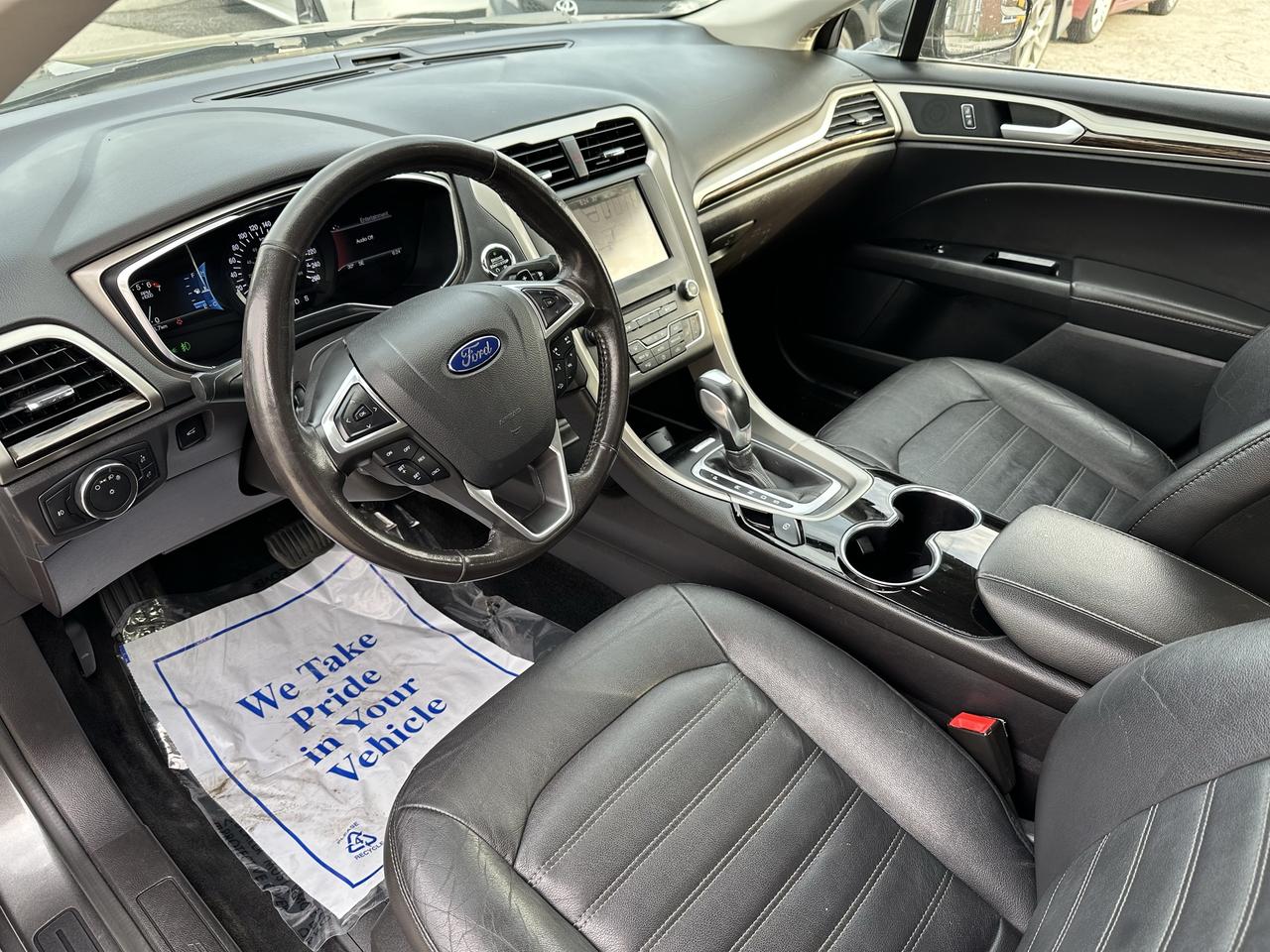 2016 Ford Fusion SE Photo