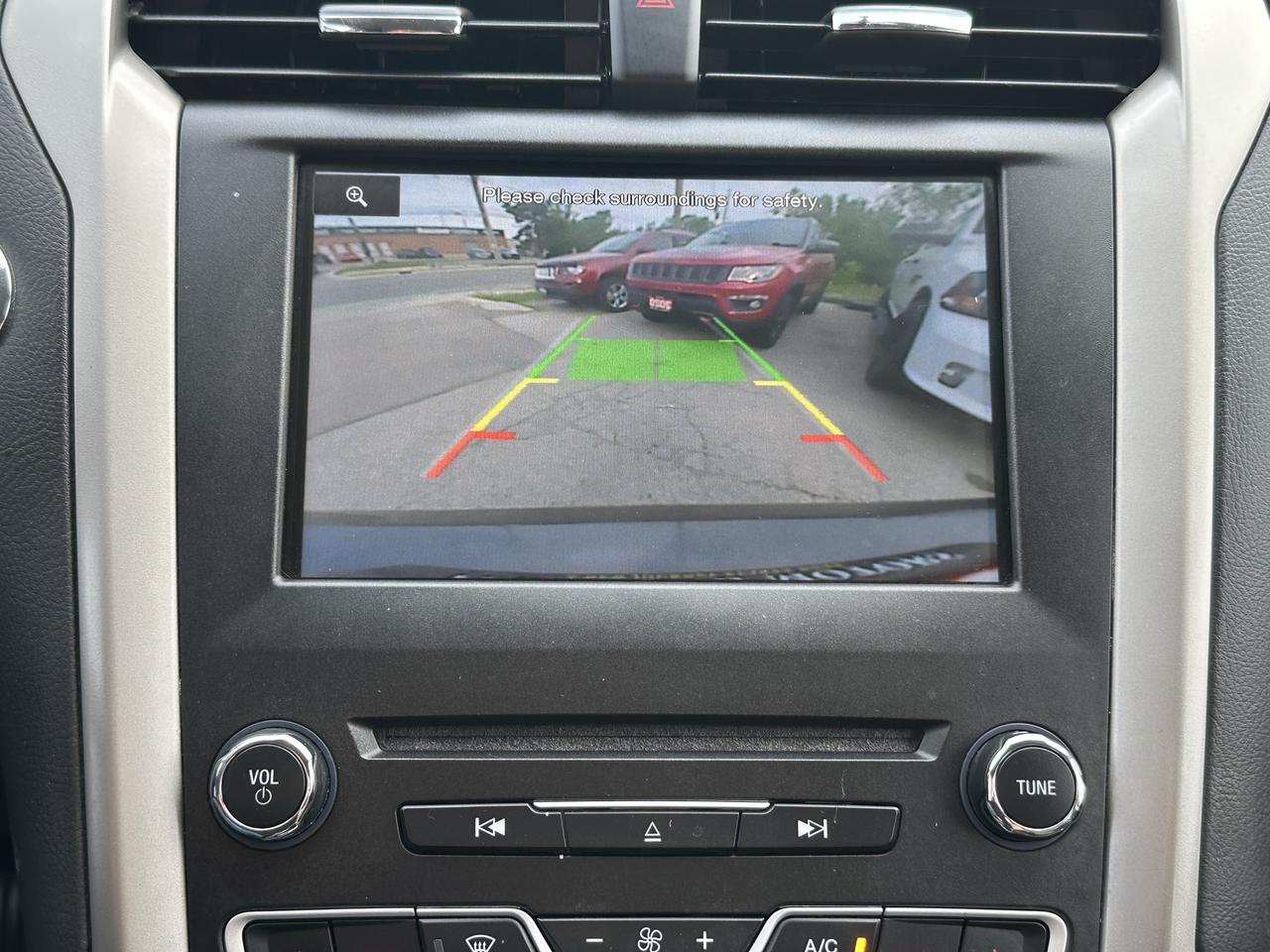2016 Ford Fusion SE Photo