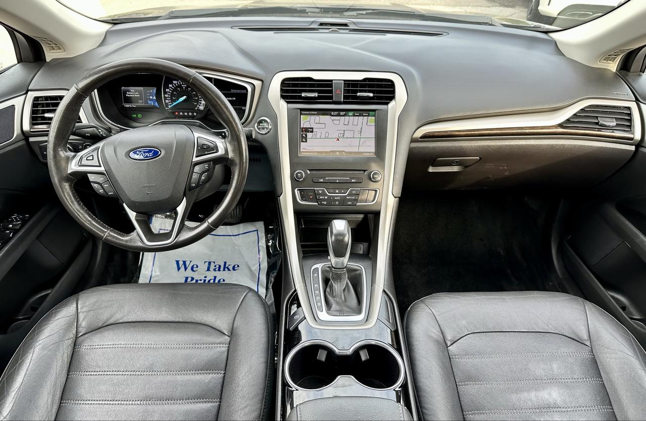 2016 Ford Fusion SE Photo