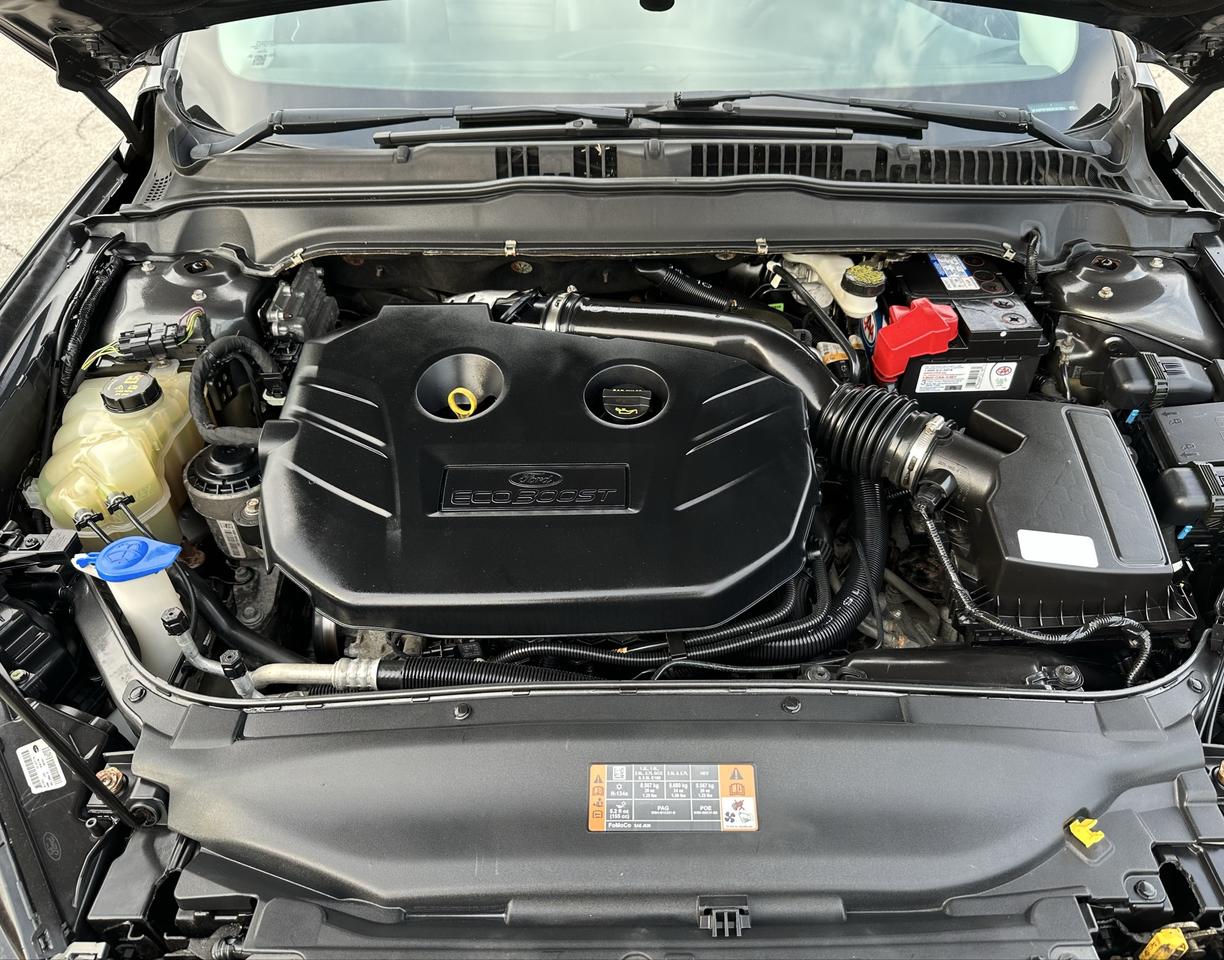 2016 Ford Fusion SE Photo