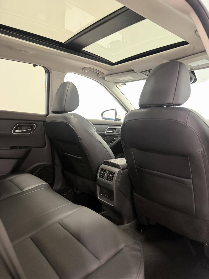 2021 Nissan Rogue AWD SV Photo