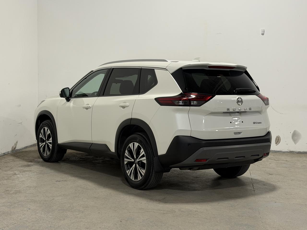 2021 Nissan Rogue AWD SV Photo3