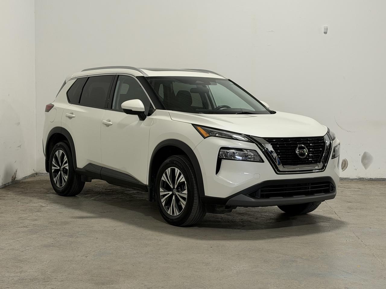 2021 Nissan Rogue AWD SV Photo2