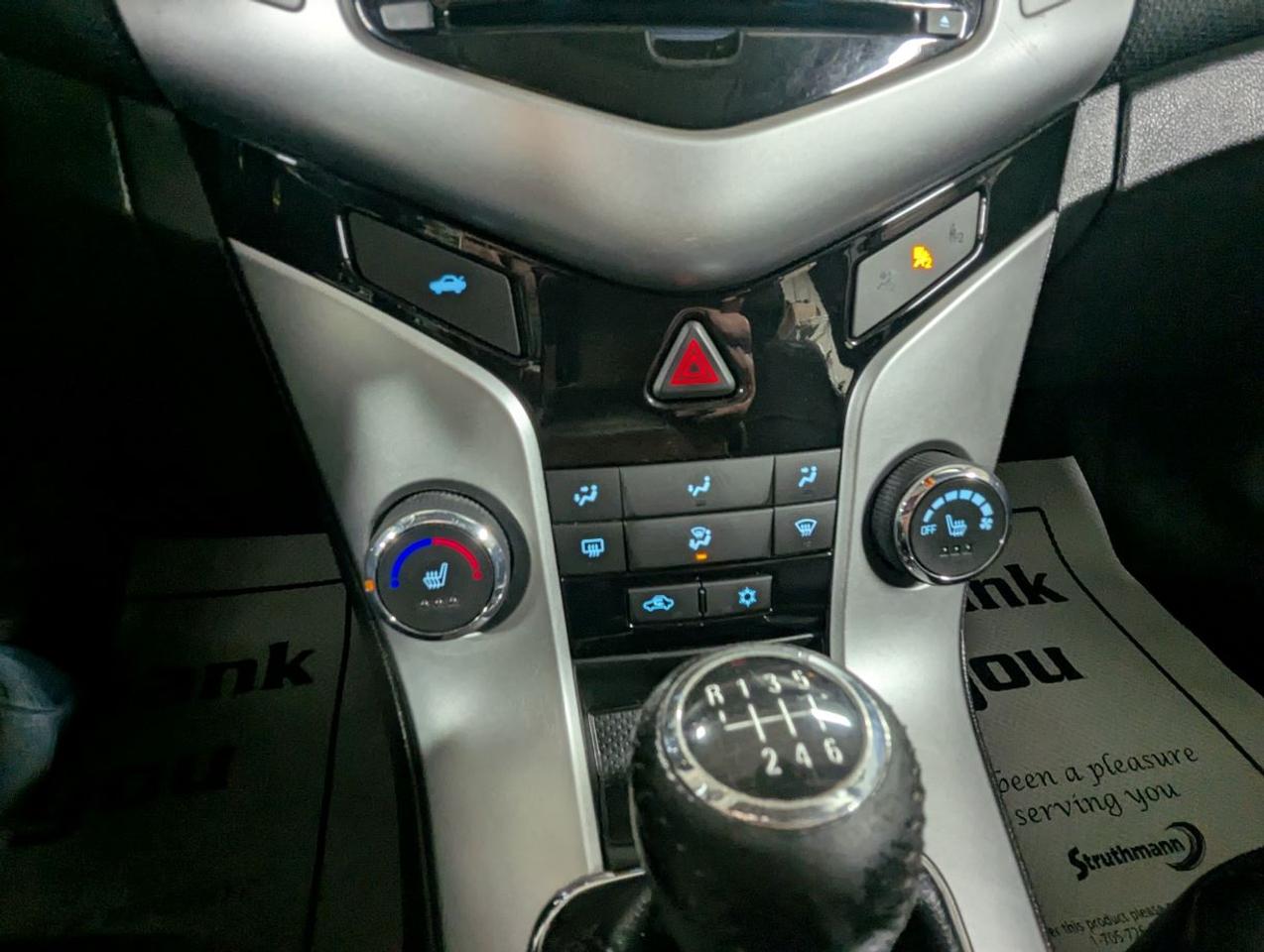 2016 Chevrolet Cruze LT WITH RS PACKAGE/6-SPEED MANUAL!! Photo