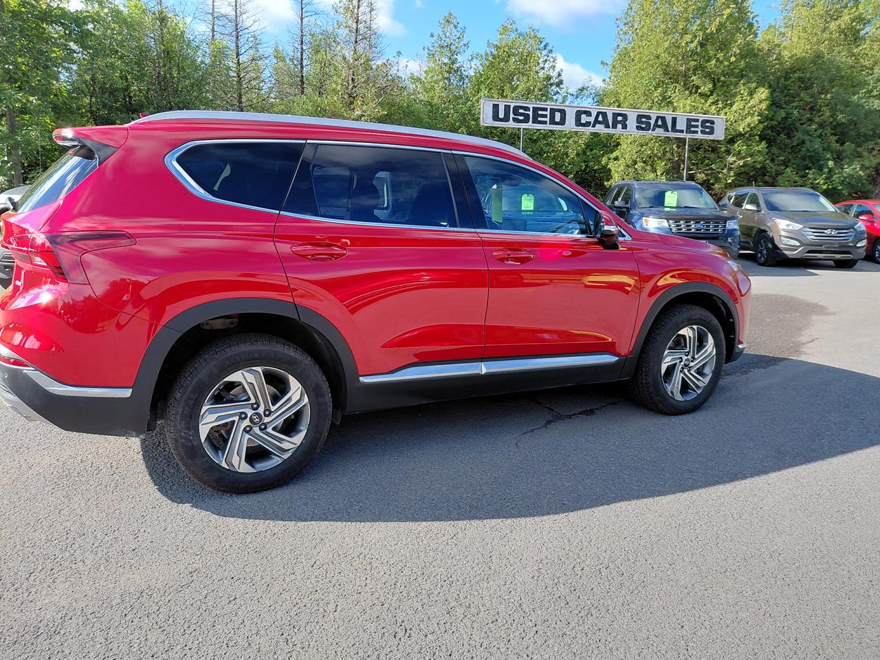 2022 Hyundai Santa Fe Preferred Photo3