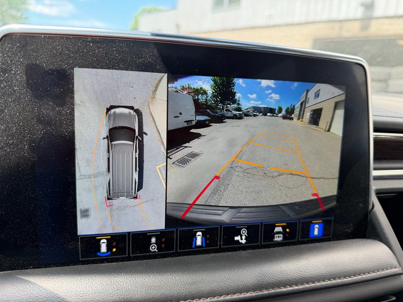 2023 Chevrolet Suburban High Country-3LZ-DIESEL-PANO ROOF-REAR TV-HUD-BOSE - Photo #21