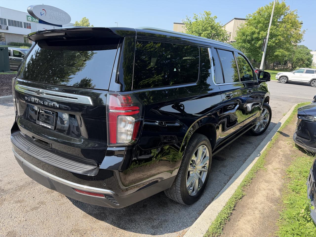 2023 Chevrolet Suburban High Country-3LZ-DIESEL-PANO ROOF-REAR TV-HUD-BOSE Photo