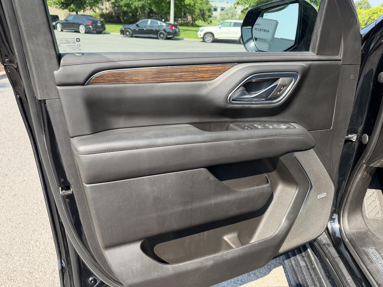 2023 Chevrolet Suburban High Country-3LZ-DIESEL-PANO ROOF-REAR TV-HUD-BOSE Photo