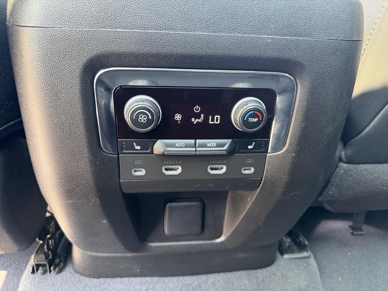 2023 Chevrolet Suburban High Country-3LZ-DIESEL-PANO ROOF-REAR TV-HUD-BOSE Photo41