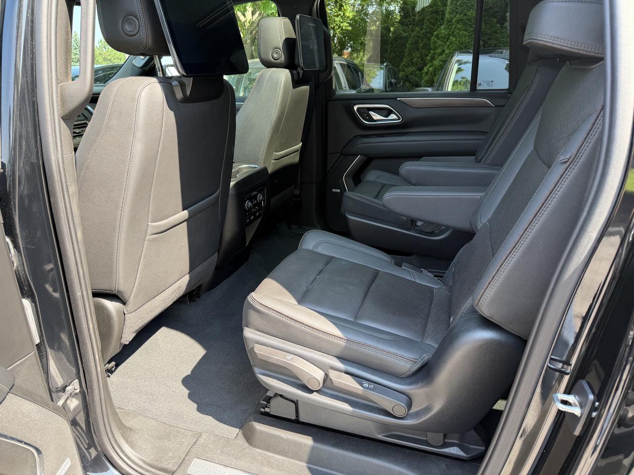2023 Chevrolet Suburban High Country-3LZ-DIESEL-PANO ROOF-REAR TV-HUD-BOSE - Photo #40