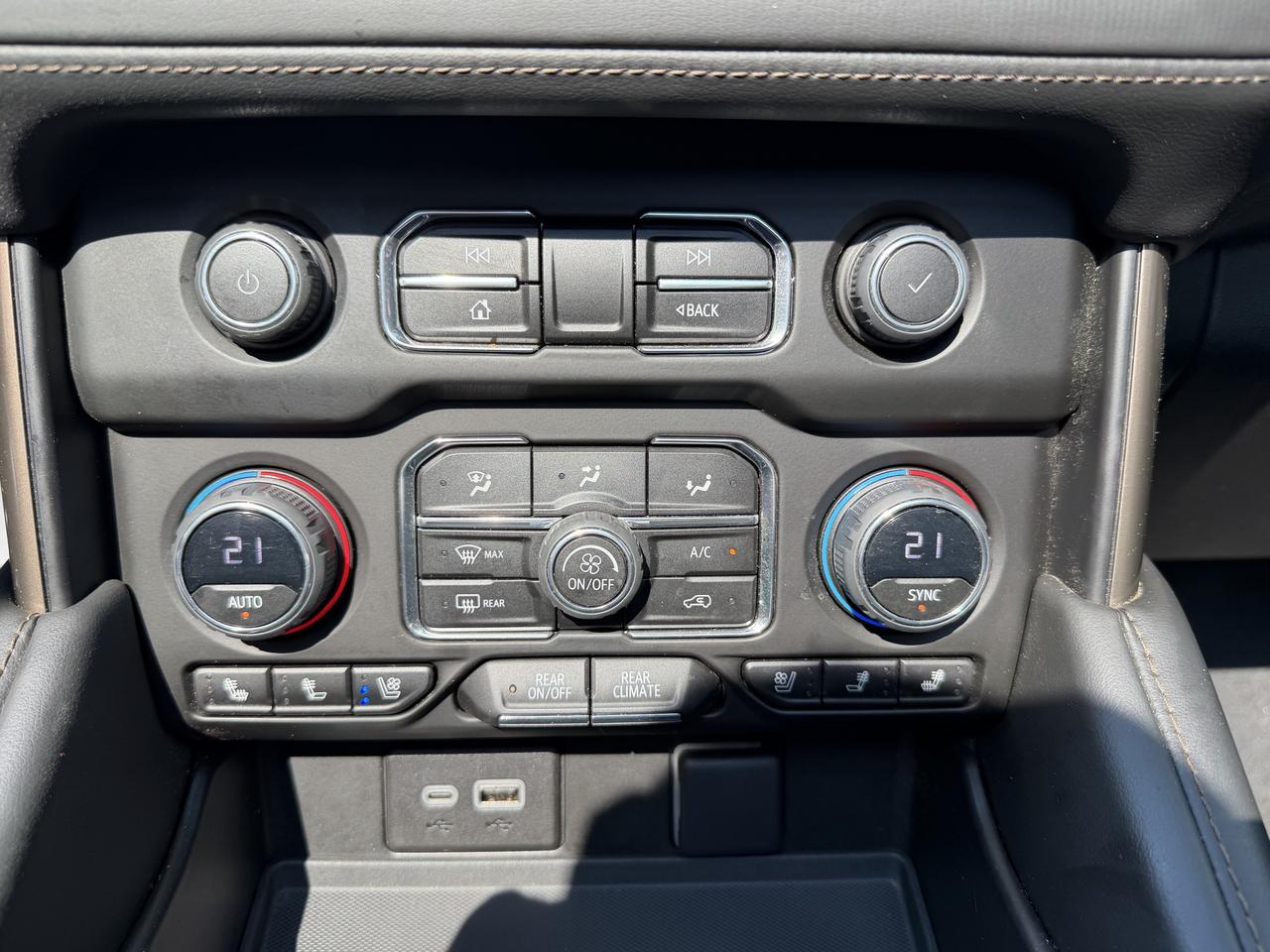 2023 Chevrolet Suburban High Country-3LZ-DIESEL-PANO ROOF-REAR TV-HUD-BOSE Photo