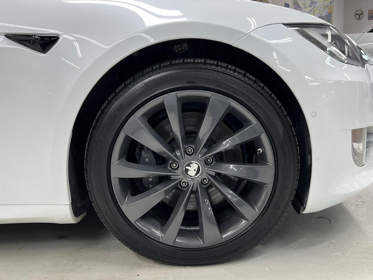 2020 Tesla Model S Long Range Plus Photo