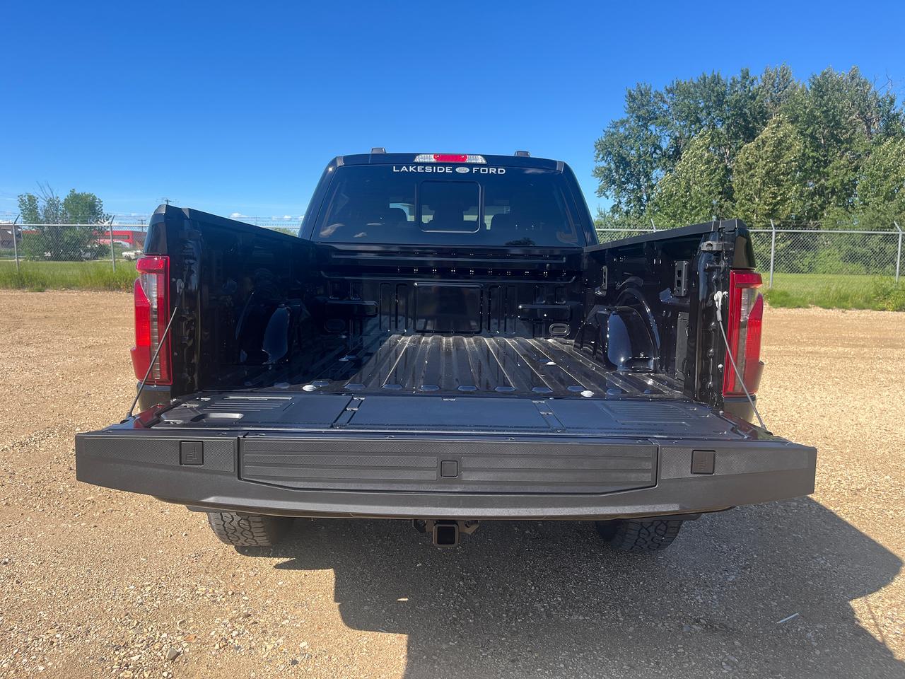 2026 Ford F-150 XLT Photo4
