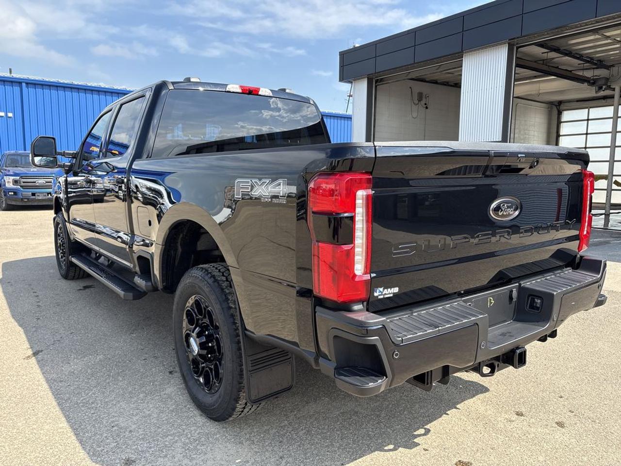 2026 Ford F-350 Super Duty SRW LARIAT 6.8' Box 618A Photo4