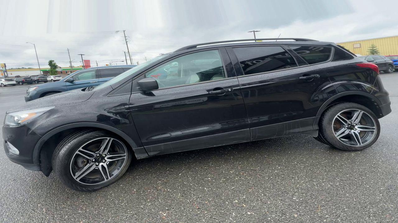 2019 Ford Escape SEL AWD, HEATED LEATHER SEATS, BACK UP CAM, NAV, POWER LIFTGATE!! Photo4