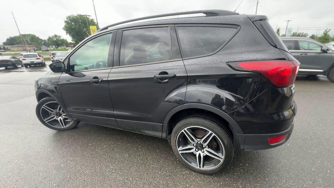 2019 Ford Escape SEL AWD, HEATED LEATHER SEATS, BACK UP CAM, NAV, POWER LIFTGATE!! Photo