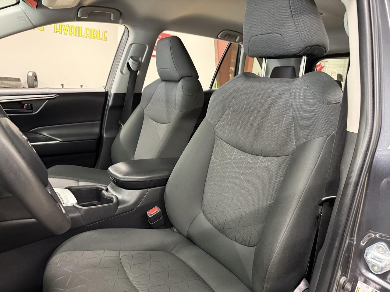 2024 Toyota RAV4 LE Photo