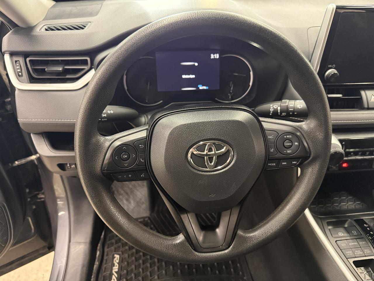 2024 Toyota RAV4 LE Photo