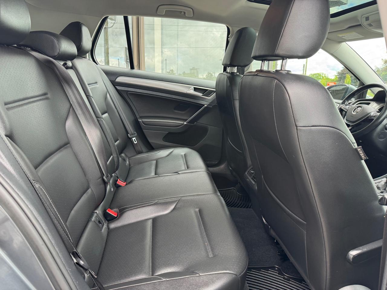 2016 Volkswagen Golf 1.8 TSI Comfortline ONE OWNER | ACCIDENT FREE |  DEALER MAINTAINED Photo