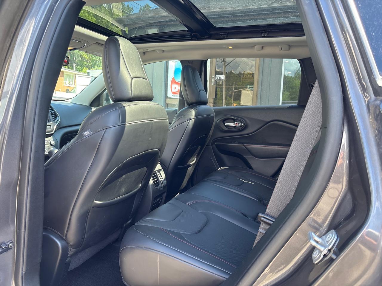 2019 Jeep Cherokee Trailhawk TRAILHAWK ELITE L PLUS Photo