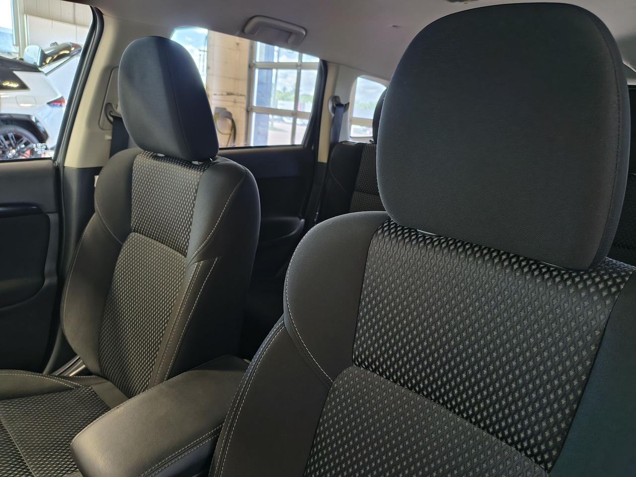 2020 Mitsubishi Outlander ES Photo